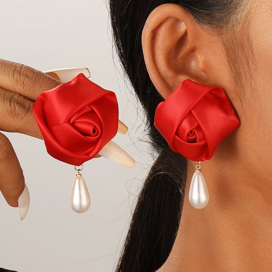 Adorá Banquet Rose Pearl Earrings